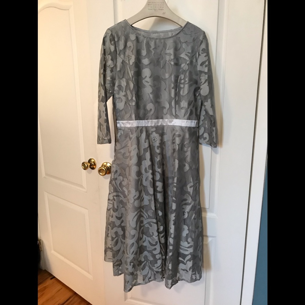 NWOT tea-length gray lace cocktail dress